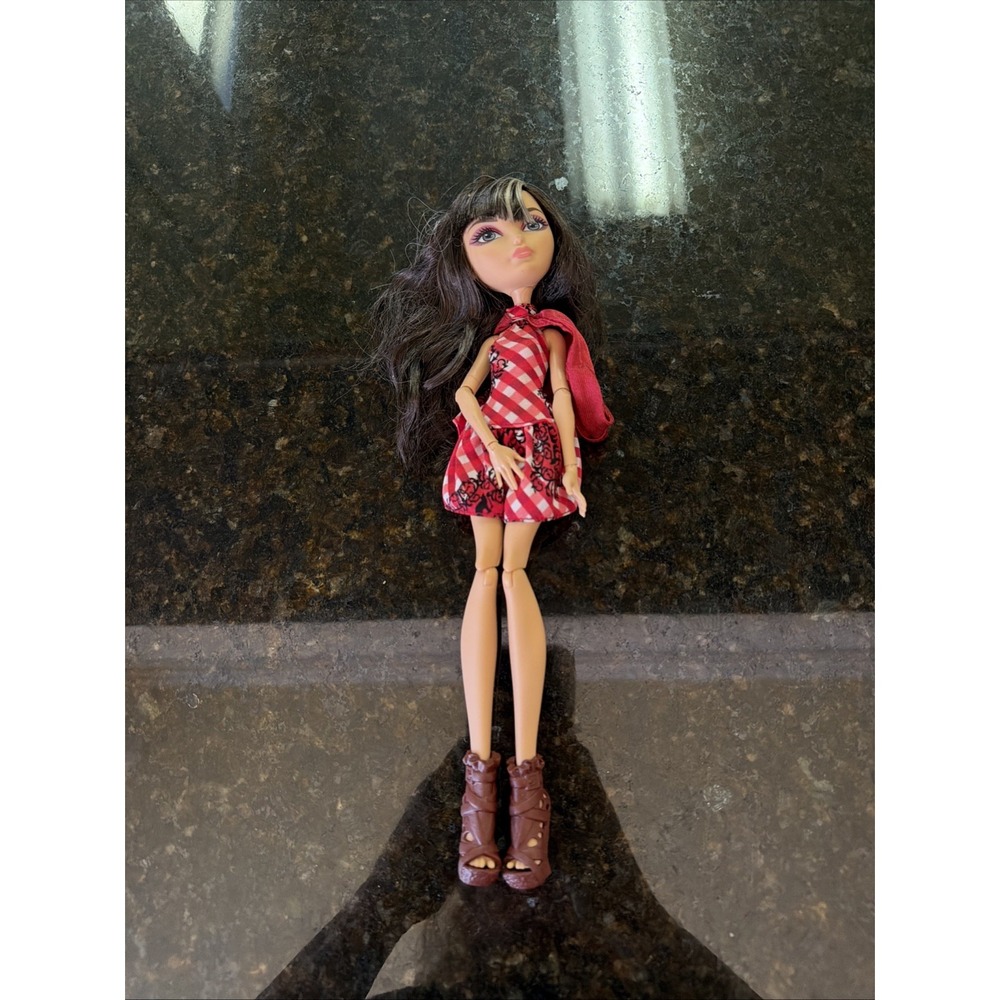 Mattel Ever After High Enchanted Picnic Cerise Hood Doll w/clothes And Shoes
